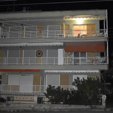 Athina's And Balcony Appartement