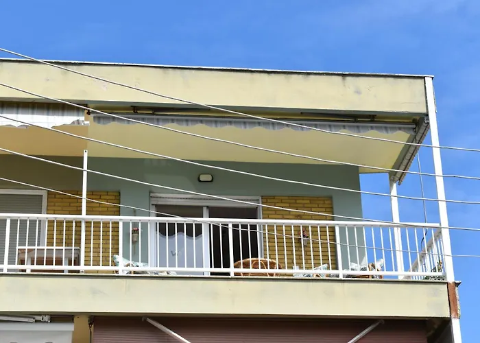 Athina's * Nea Kallikrateia